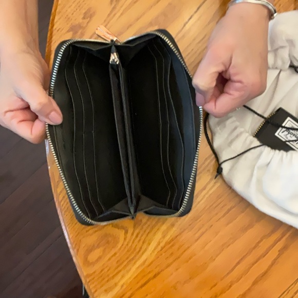 Wallet - Picture 3 of 4